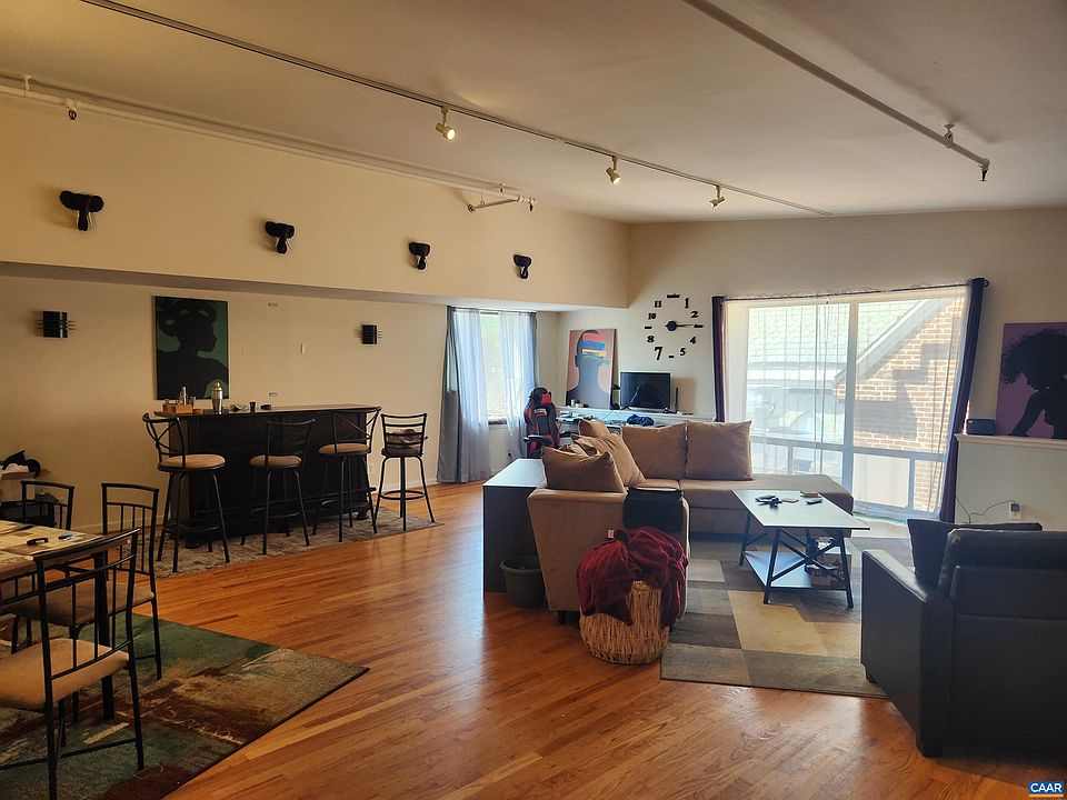 2nd image of 107 W Main St APT 3