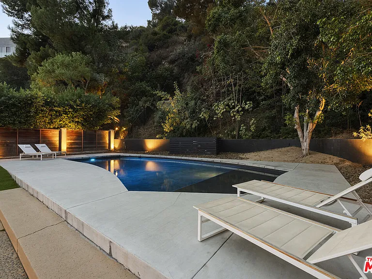 9289 Swallow Dr — Photo 36