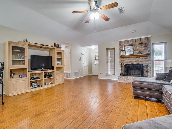 4_4802-creekridge-pl-garland-tx-High-Res-5.jpg