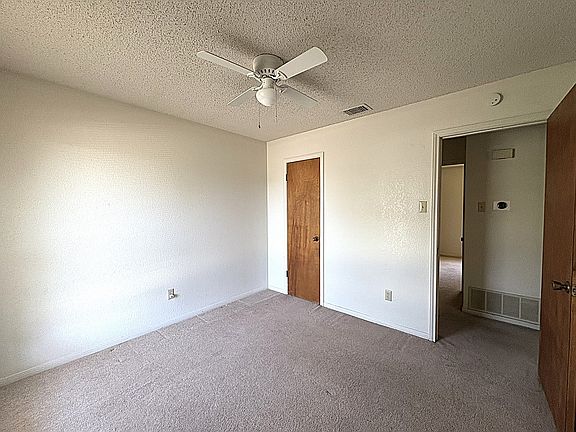 2nd image of 2403 Phyllis Dr