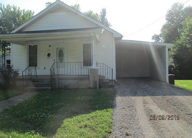 1st image of 831 S 10th St