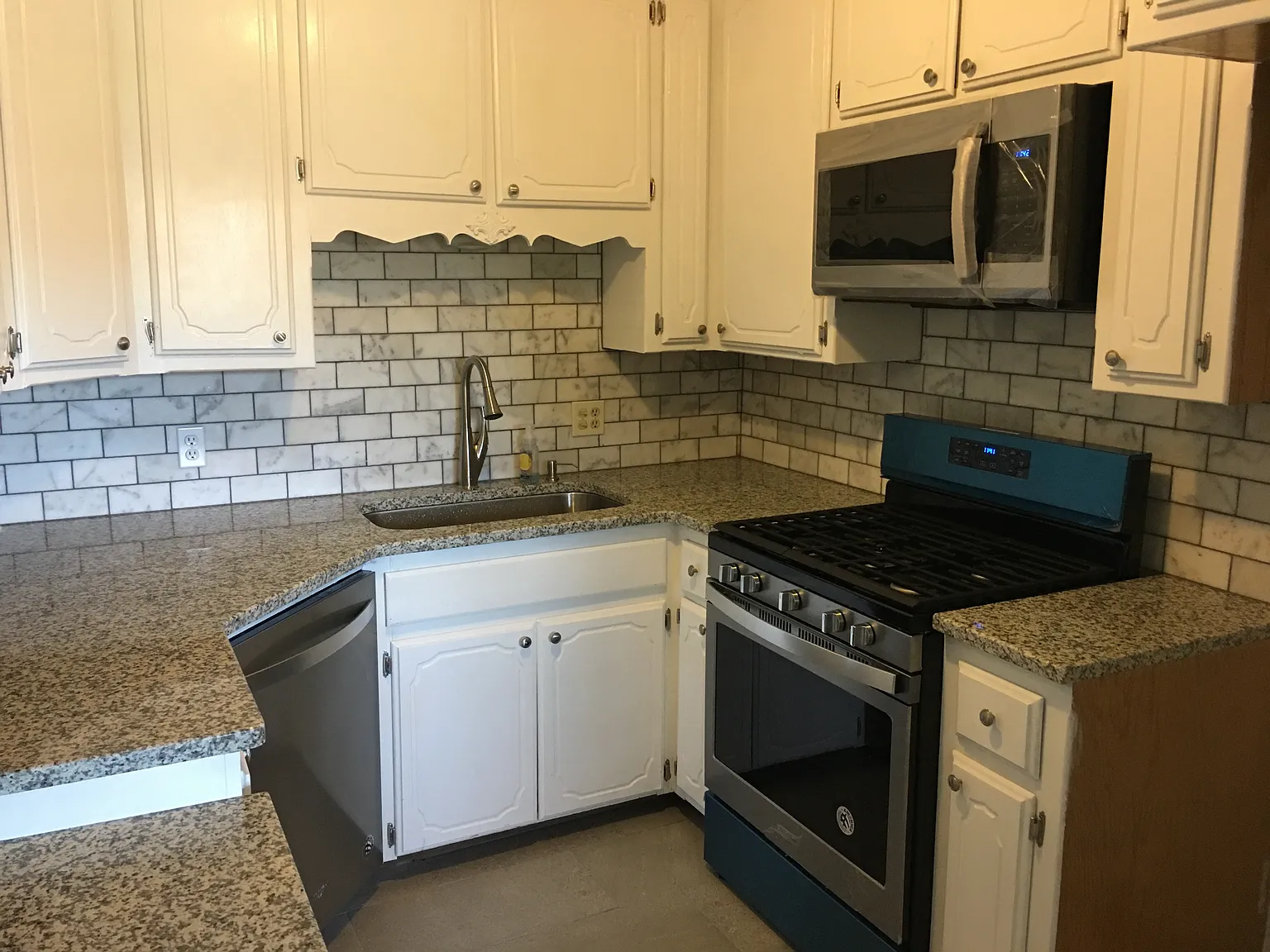 3 bed, 875 sqft, $1,200 — Photo 4