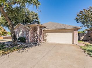 10260 Westward Dr, Fort Worth, TX 76108