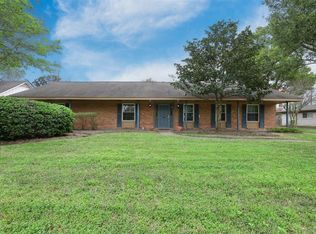 414 Cedar Ln, Seabrook, TX 77586