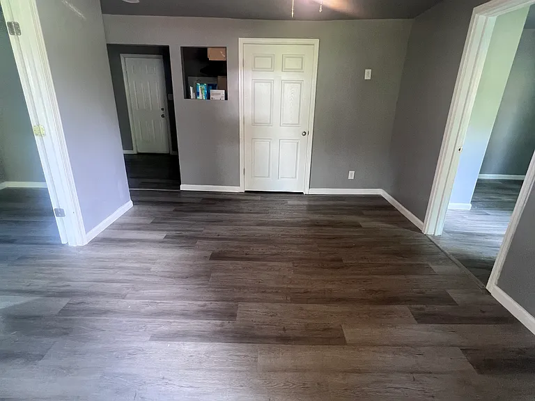 1307 Phelps Ave — Photo 3