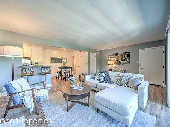 4th image of 10 Shelley Dr #5