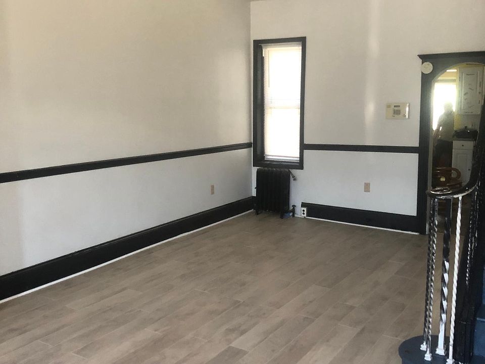 1st image of 3066 Aramingo Ave