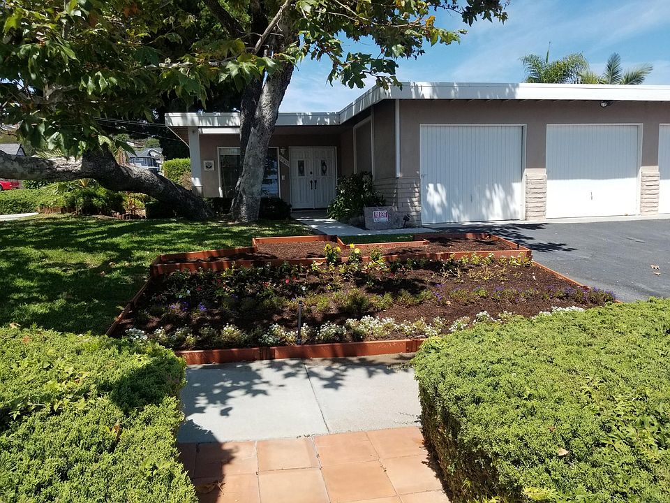 GARDEN (raised bed) to grow your own vegetables or your favorite flowers