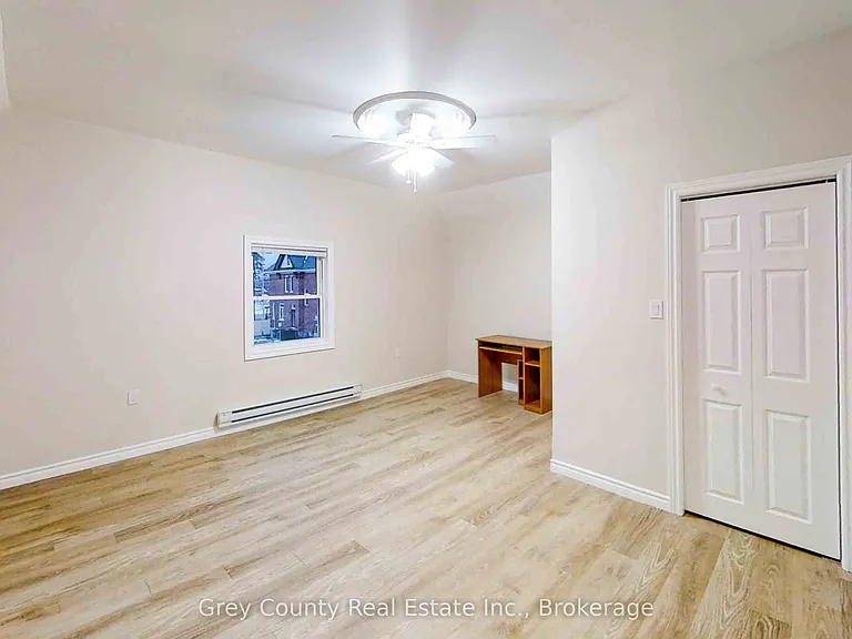 39 Main St E #B — Photo 6