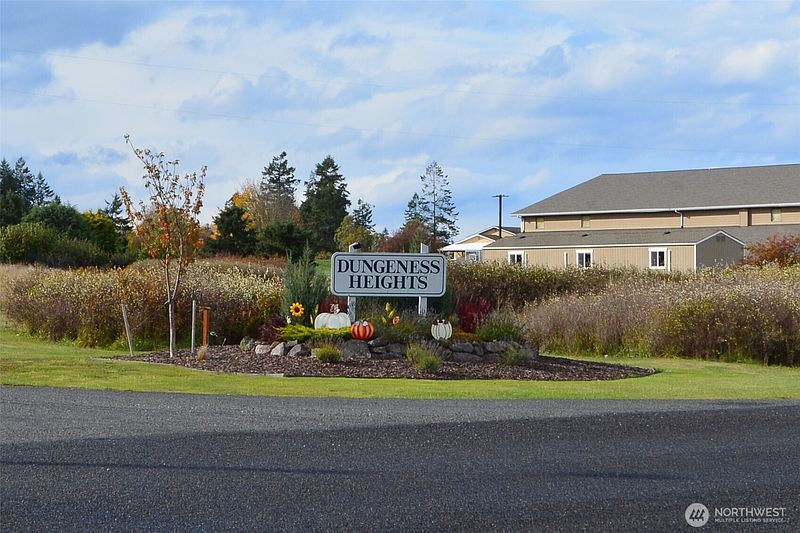 2nd image of 999 Moonlight Drive