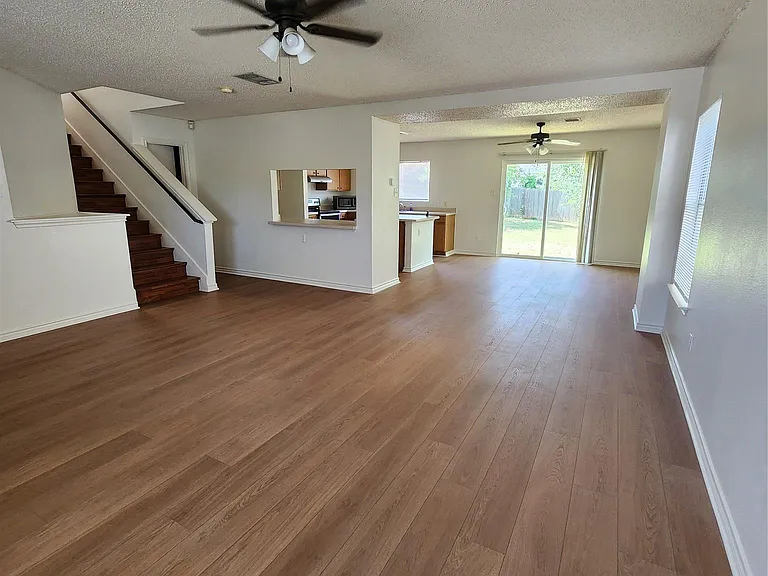 2704 Vinson Ct — Photo 2