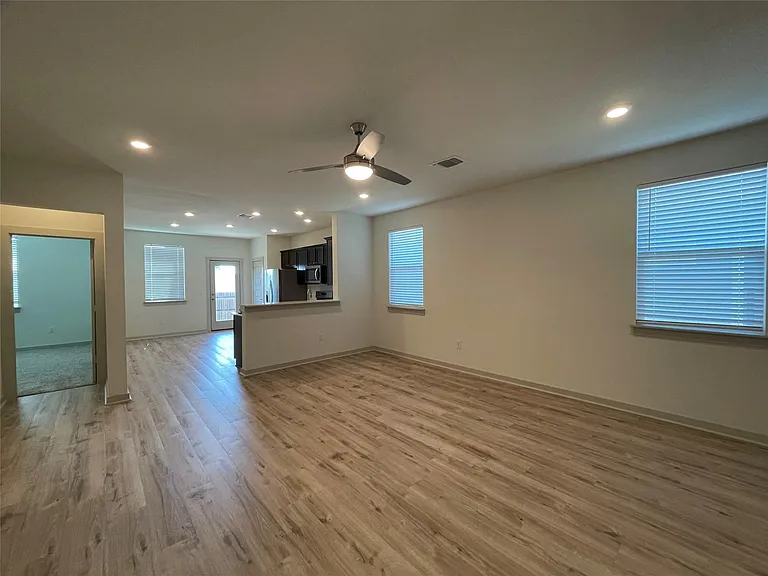 10713 Meris Ln — Photo 4
