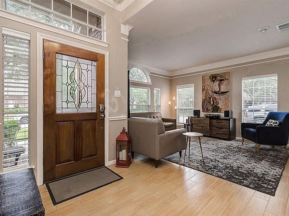 3rd image of 1234 Charlton Park Dr