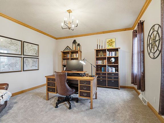 3rd image of 3208 S Solitude Ln