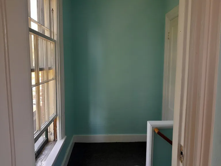 Upstairs alcove