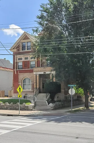 1200 E Broadway #1B Photo 1