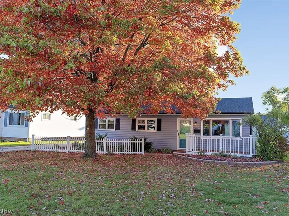 5573 Decker Rd, North Olmsted, OH 44070