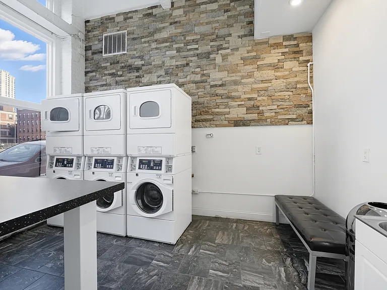 15 Park St #201 — Photo 9