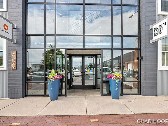 2nd image of 600 7th St NW Unit 309