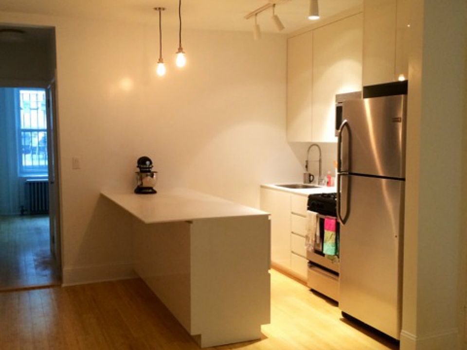 1st image of 138 Bedford Ave APT 1