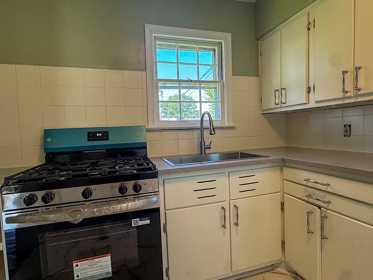 221 Inverness Ave — Photo 10
