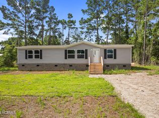 215 Chestnut Dr SW, Supply, NC 28462