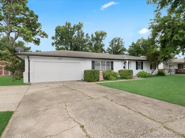 340 SE 15th St, Pryor, OK 74361