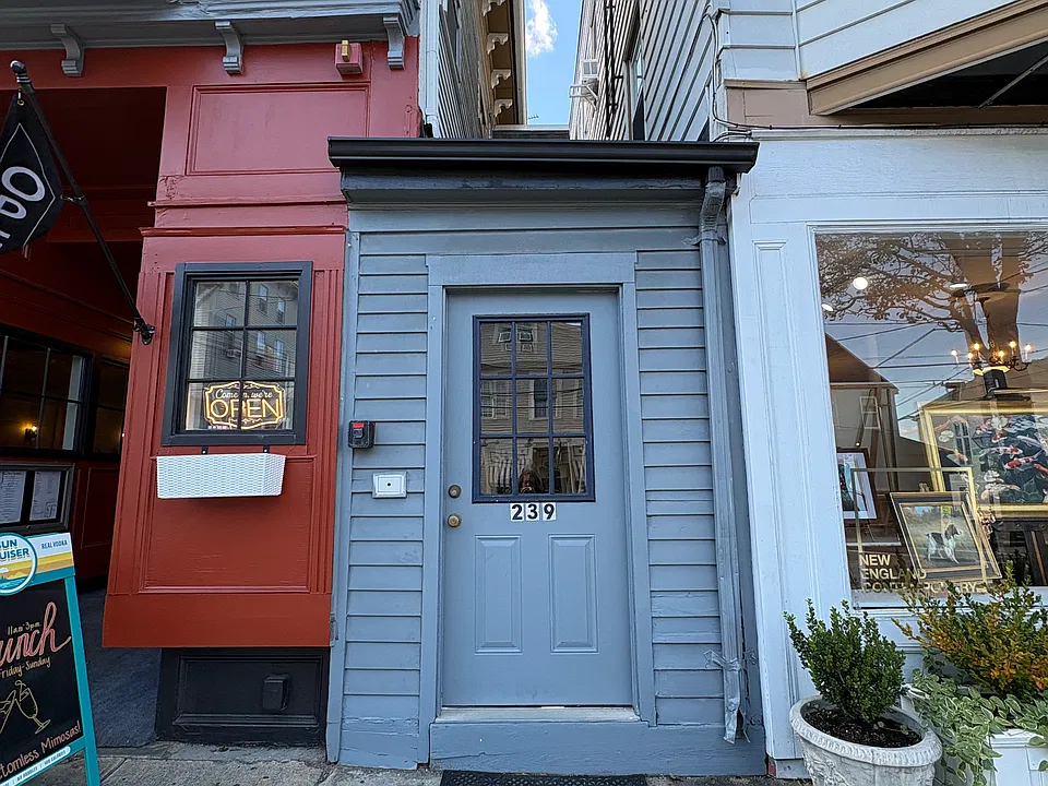 239 Main St #3