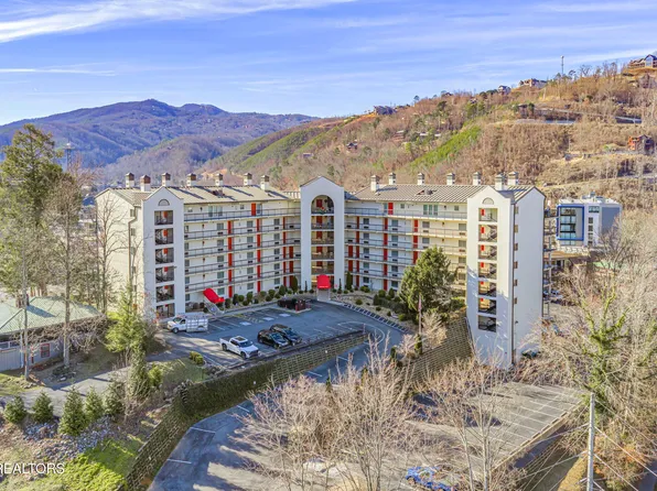 102 Baskins Creek Byp Unit 107, Gatlinburg, TN 37738