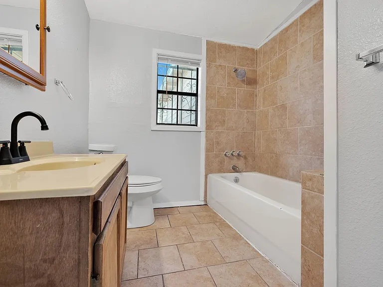 652 N San Ignacio Ave — Photo 4
