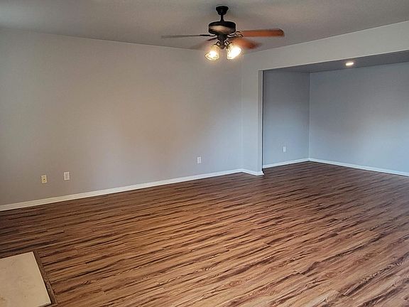 2nd image of 6920 Benwood Sq