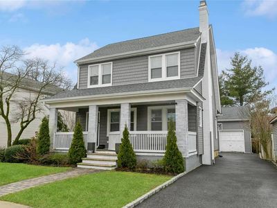 1 Jackson Pl., Hewlett, NY, 11557