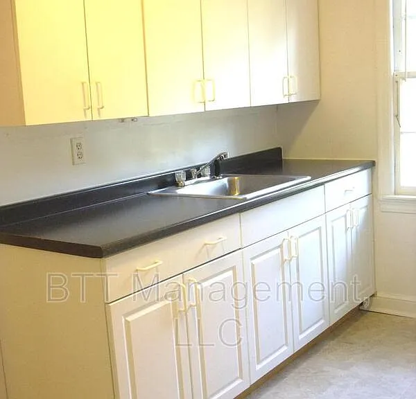 8401 Greenwood Ave #3 — Photo 10