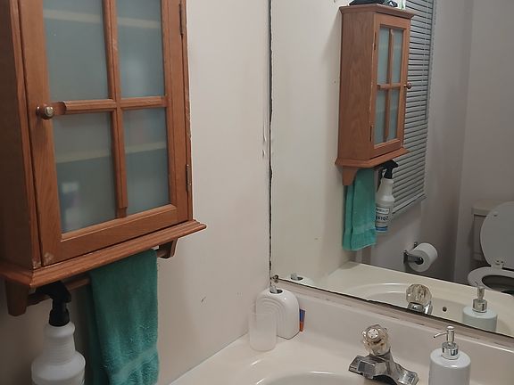 4th image of 807 S Riverside Dr #807