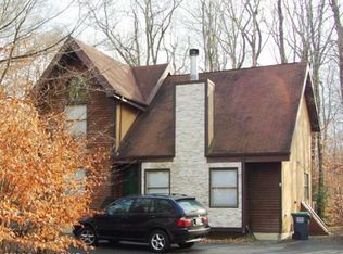 308 Winchester Dr, Tobyhanna, PA