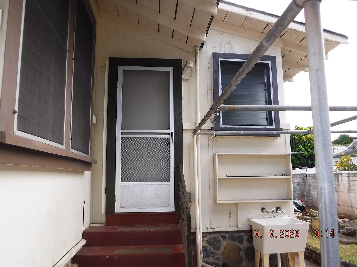 1932 Dole Street — Photo 2