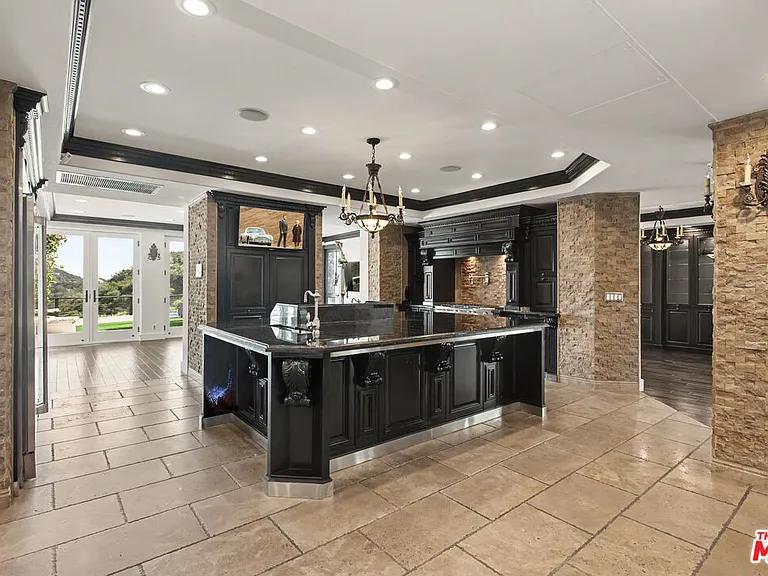 12608 Promontory Rd — Photo 14
