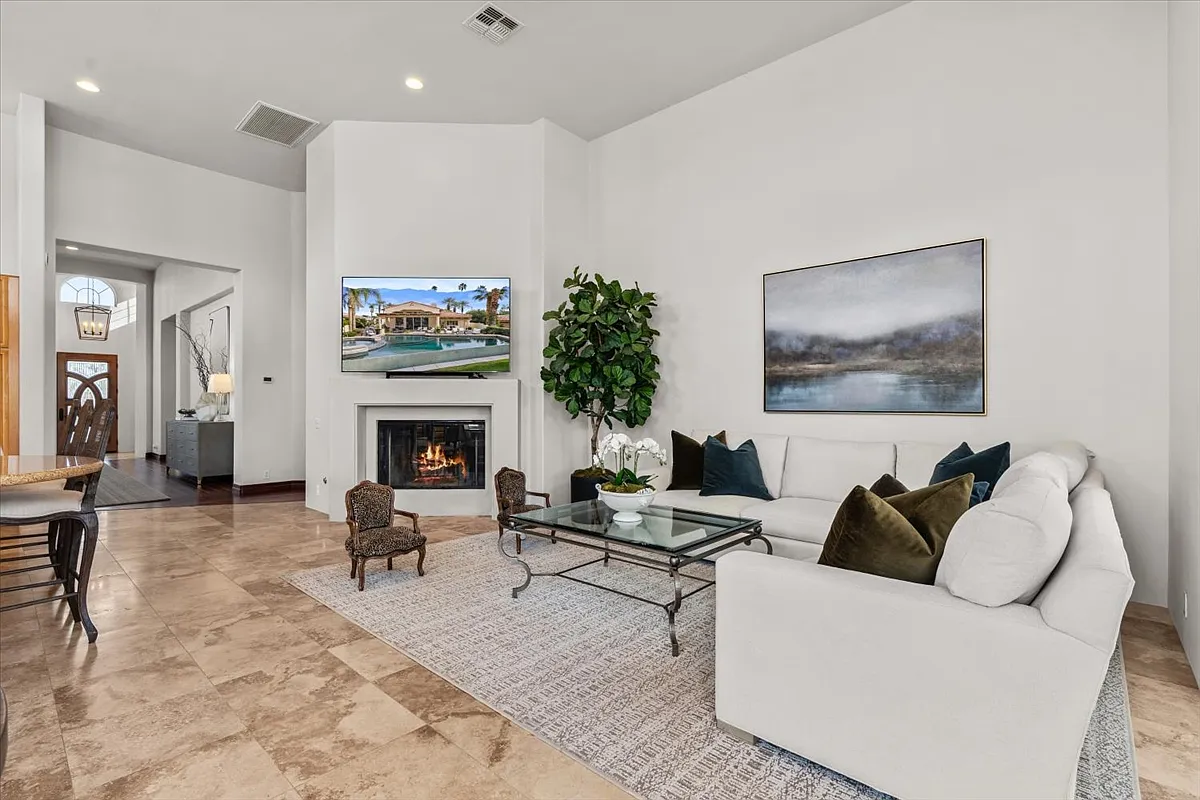 4 bed, 3349 sqft, $25,000 — Photo 4