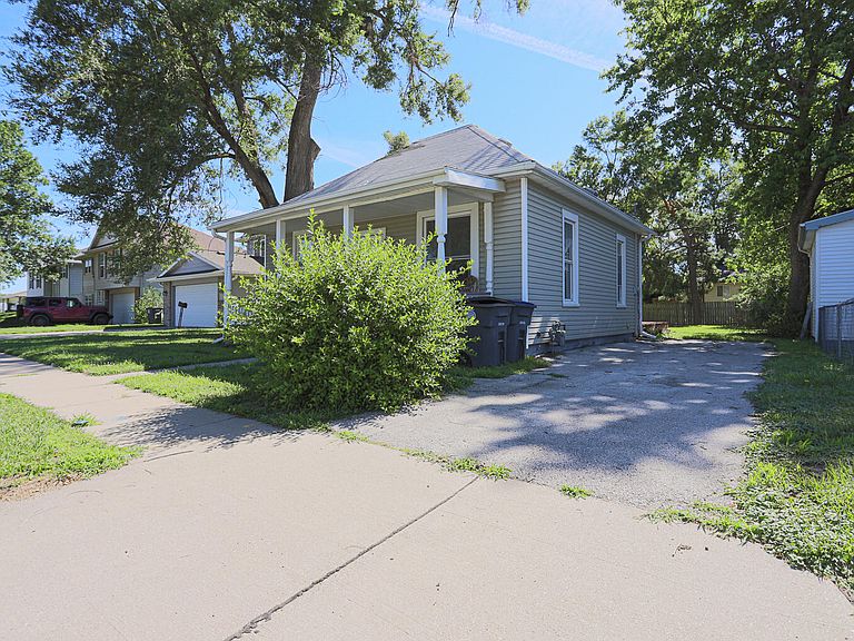 Listing photo 3
