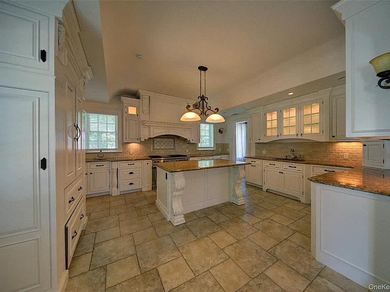 159 Magnolia Blvd — Photo 18