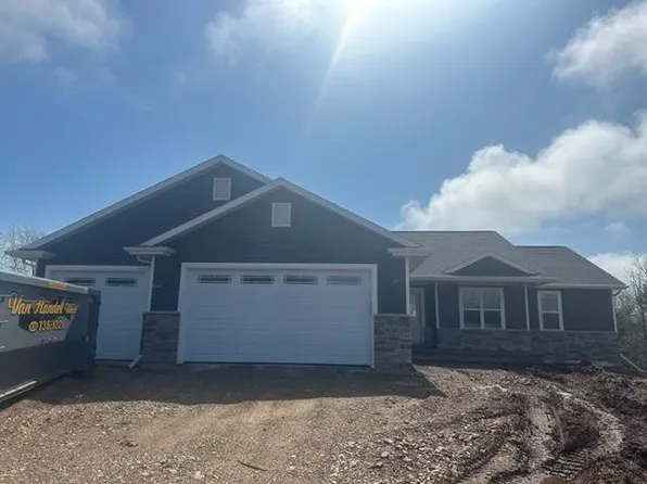 656 Wildwind Dr, Hortonville, WI 54944