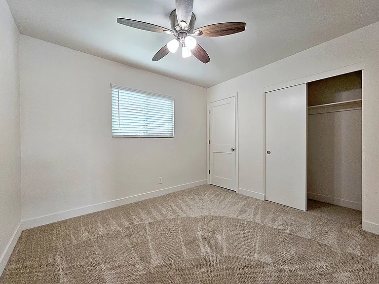 Parklane Apartments — Photo 64