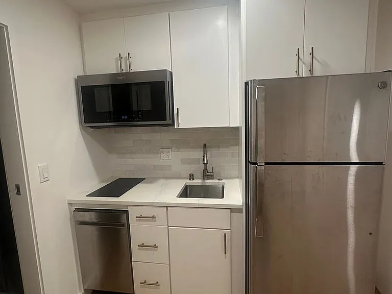 24-34 Jasper Pl #1358R — Photo 3