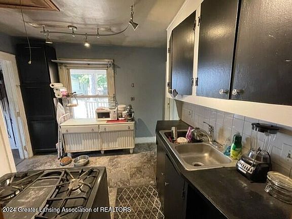 4th image of 1417 Park Ave
