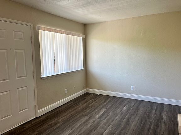 4th image of 428 Elliot St #14