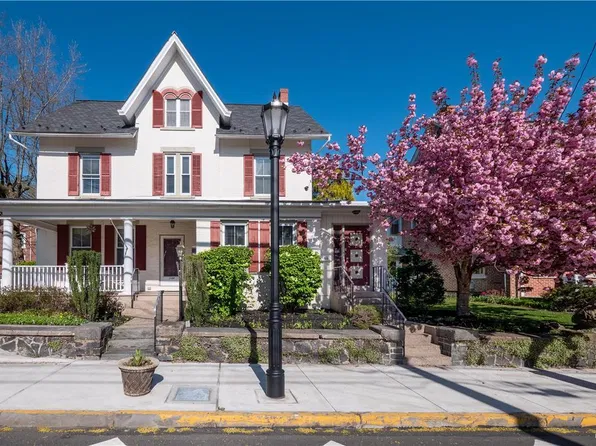 134 S Main St, Coopersburg, PA 18036