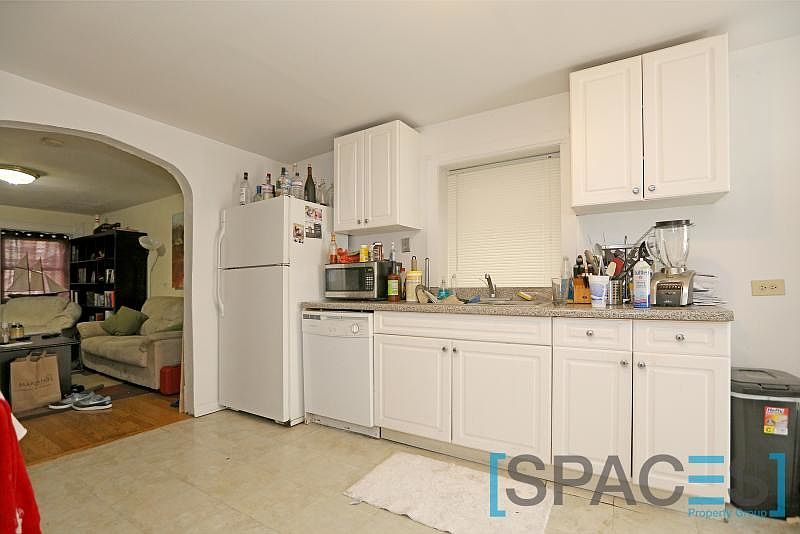 1st image of 1633 W Pierce Ave #Gdn