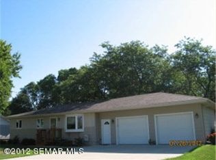 405 6th St, Ellendale, MN 56026