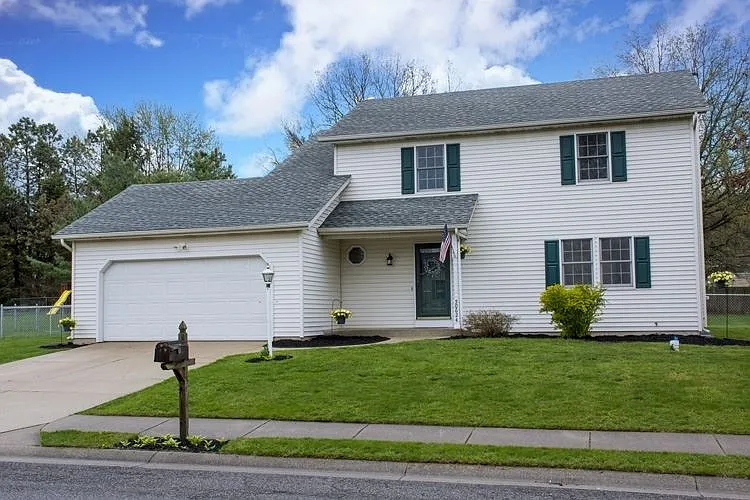 50624 Goldenview Dr photo 1