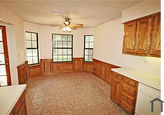 3 bed, 1552 sqft, $2,850 — Photo 3